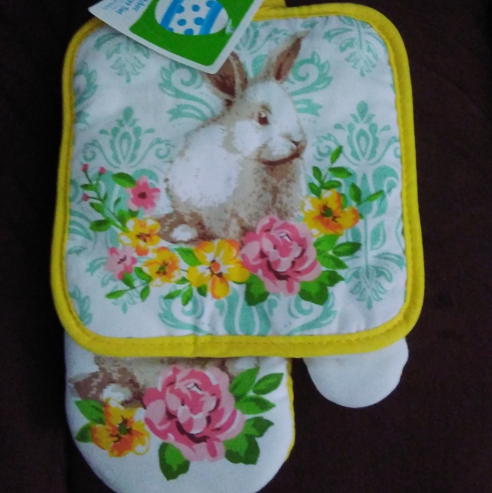 Easter Bunny Potholder & Oven Mitt